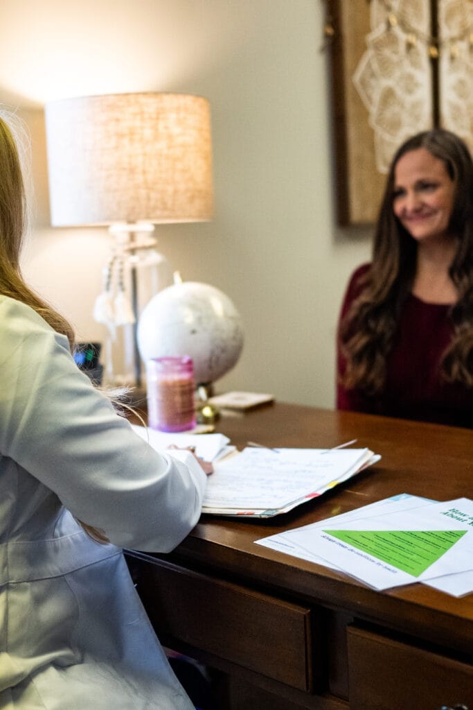 Dr. Linzi talking to patient about nutrition